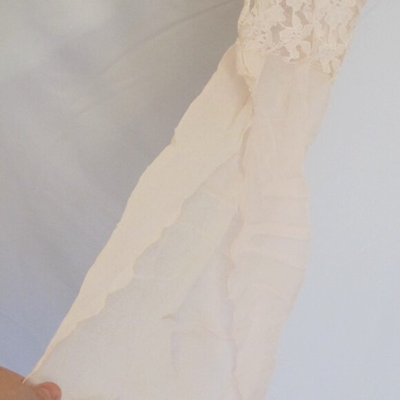 Pink rectangular head scarf or head-kerchief - Picture 4 of 8